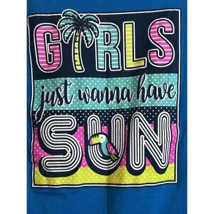 Women's Sunshine Raised Beach Girl Tshirt Sz Medium "Girls Just Wanna Have‎ Sun"